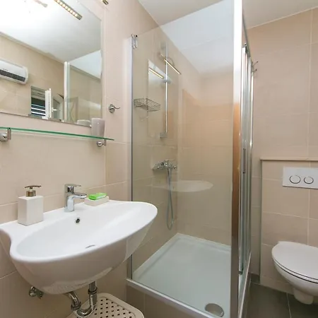 Franko, Free Parking Apartment Kastela